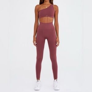 SET Active workout set in Canyon Mauve (XS/S)